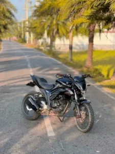 Suzuki Gixxer Monotone Black
